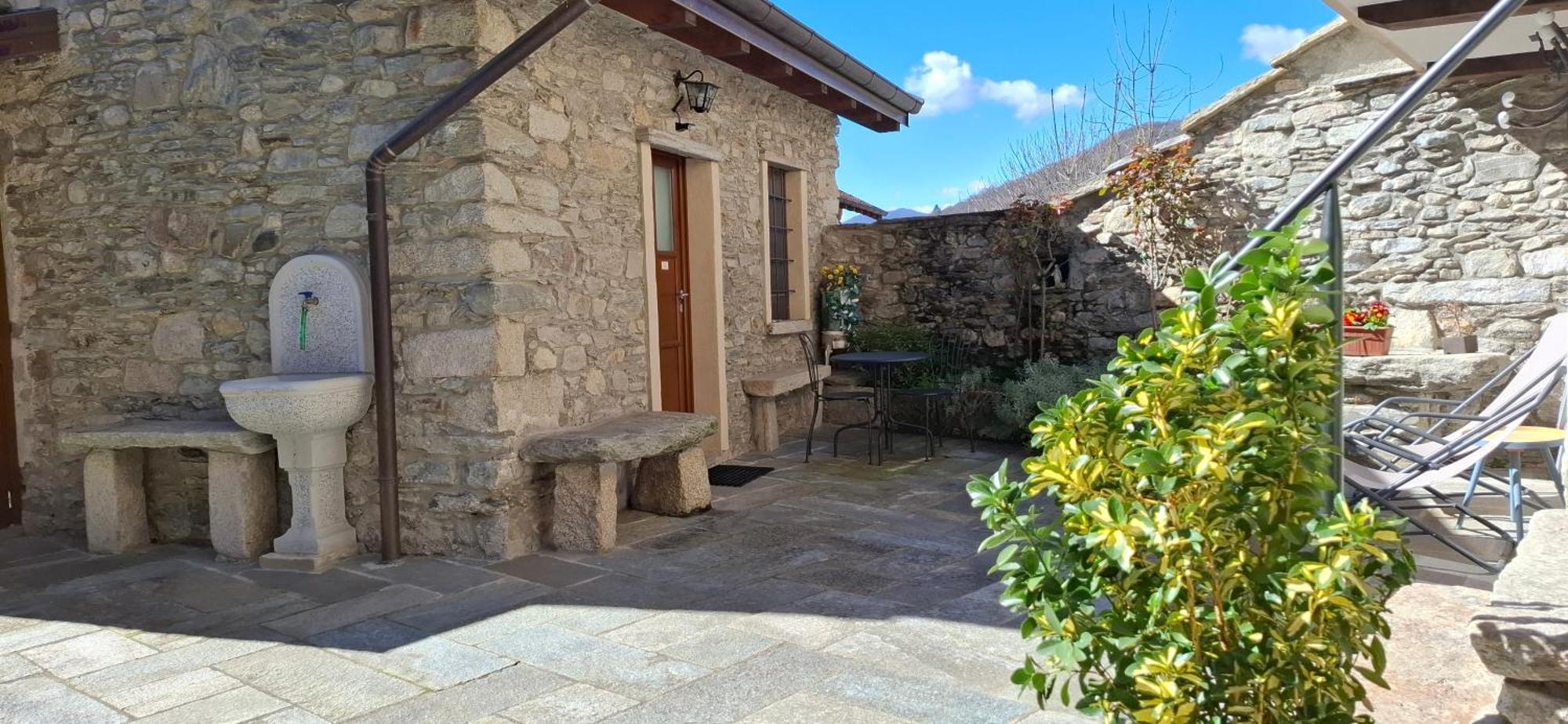 Casa Elisa Affittacamere Armeno Zewnętrze zdjęcie